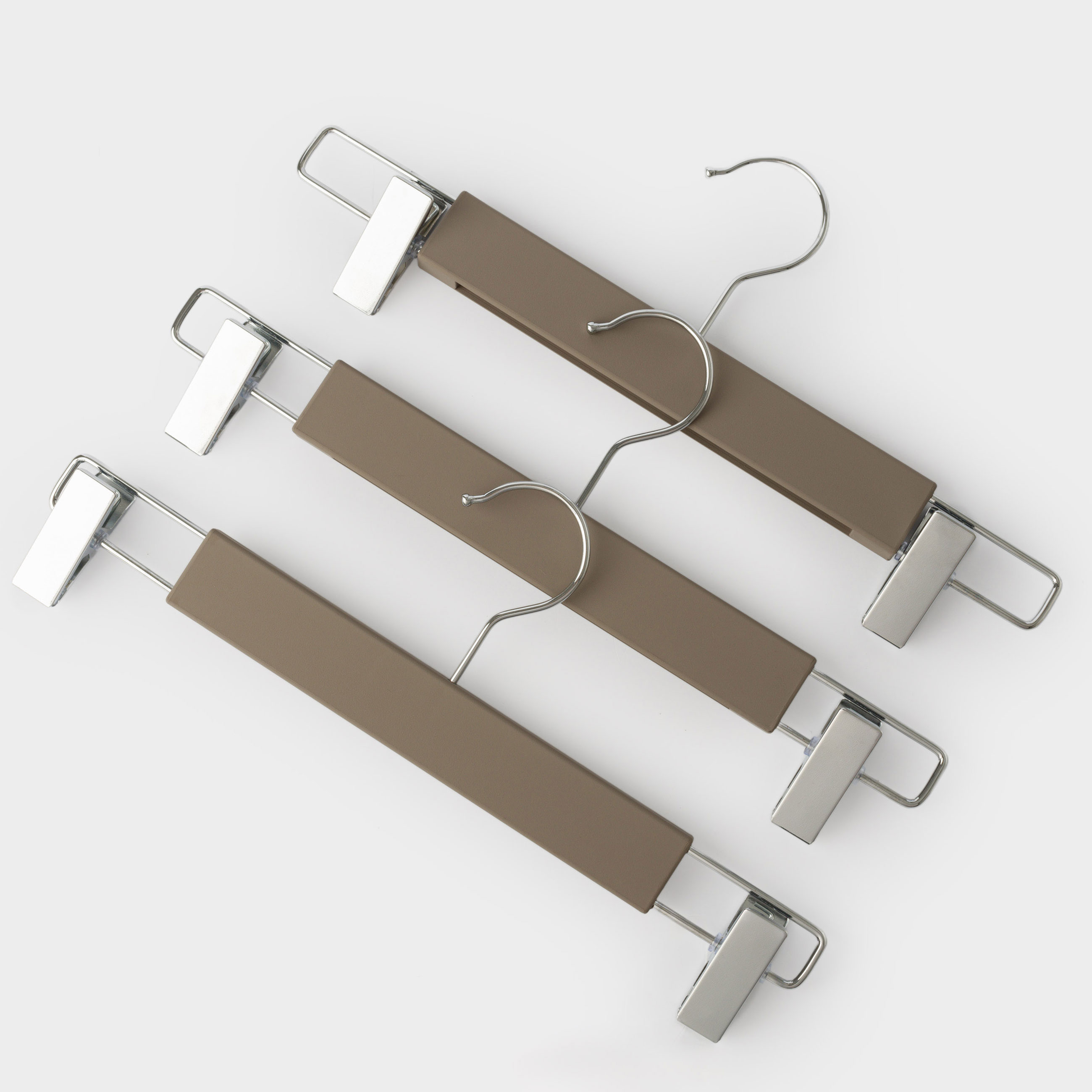 Trousers/skirt hanger, 31 cm, 3 pcs, with clips, coated plastic, mocha, New house, image-1