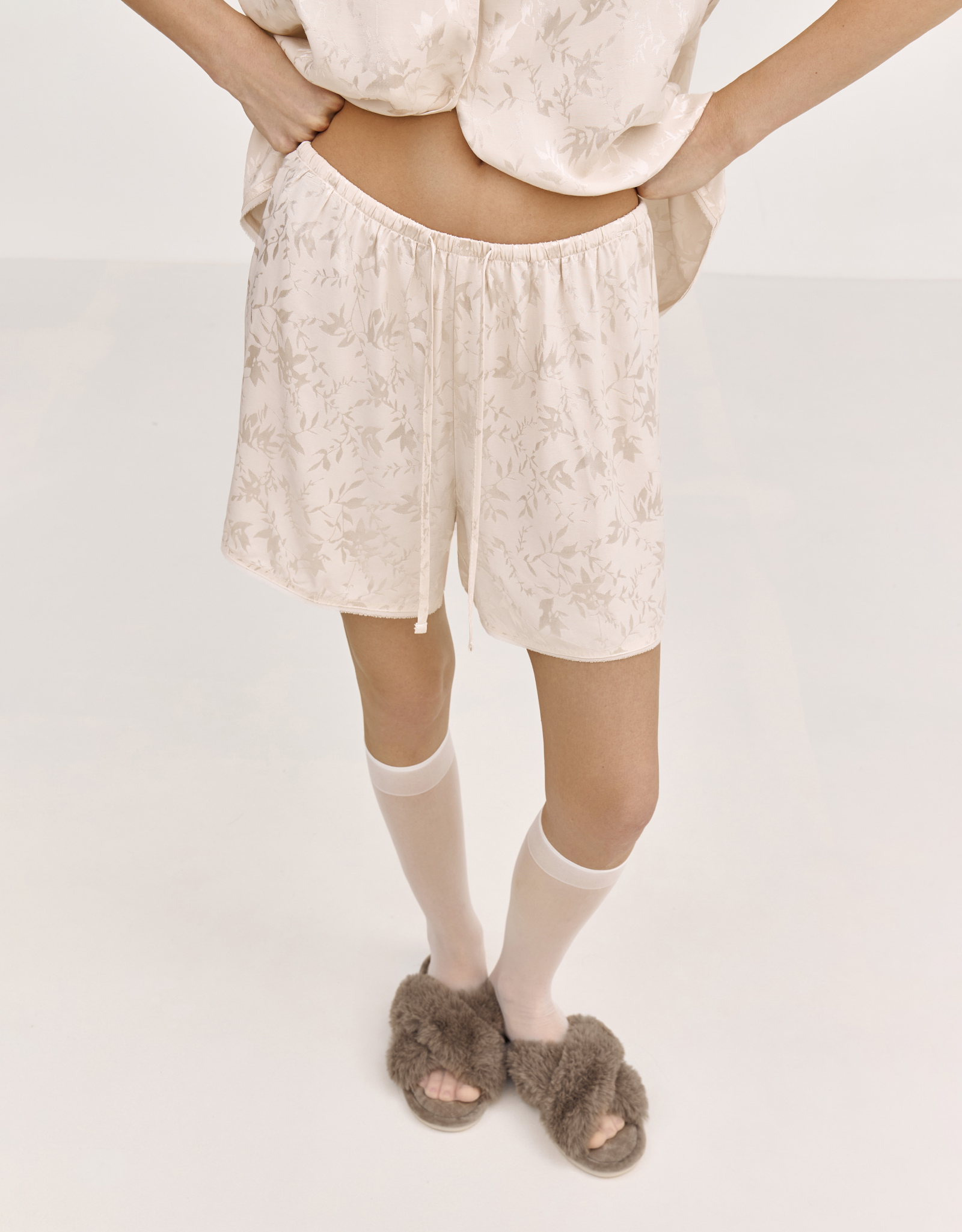 Women's shorts, homewear, size L, viscose, milky, Flowers, Arisha, image-2