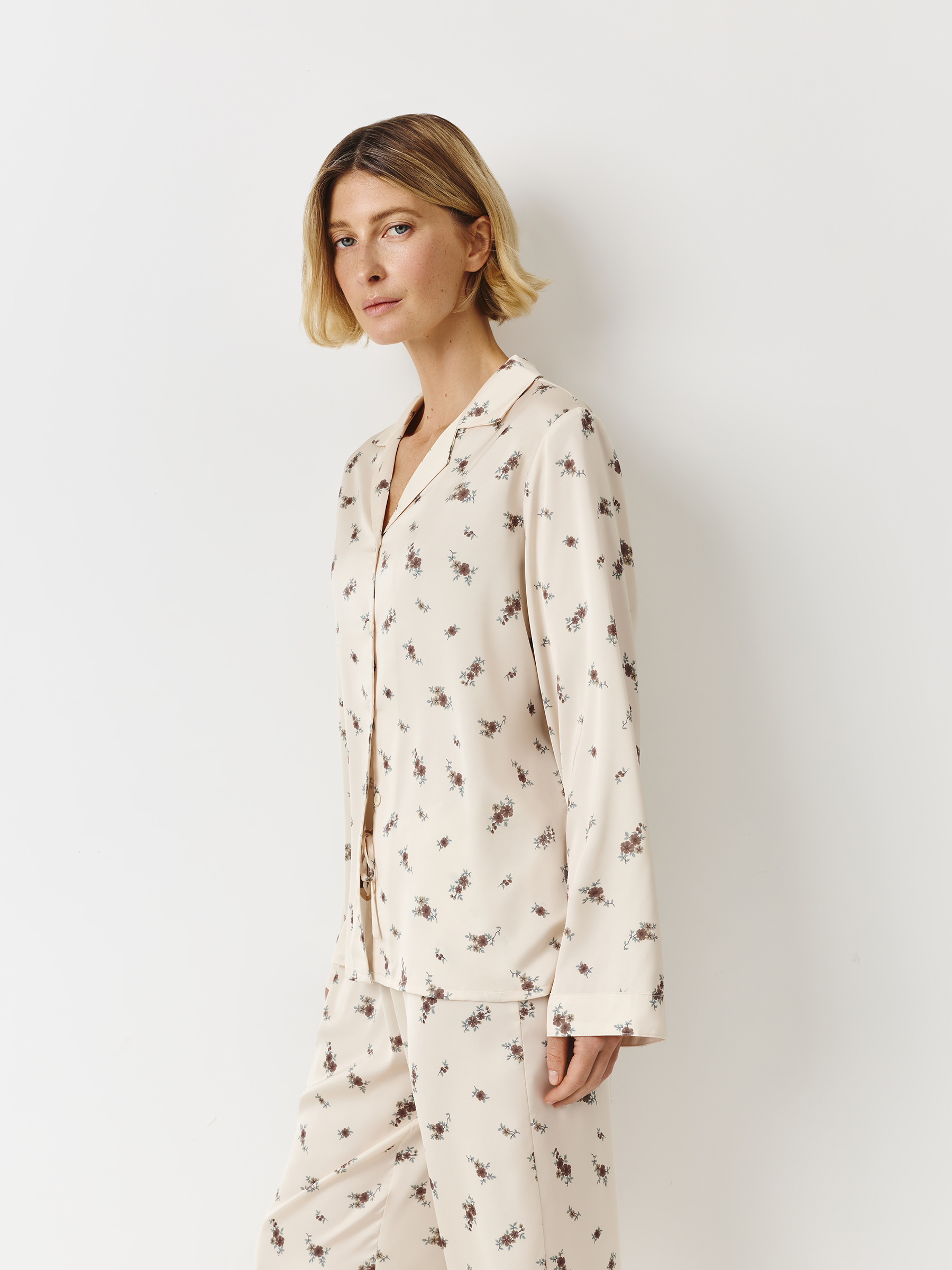Women's shirt, homewear, size S, with long sleeve, polyester, milky, Flowers, Roktania, image-0