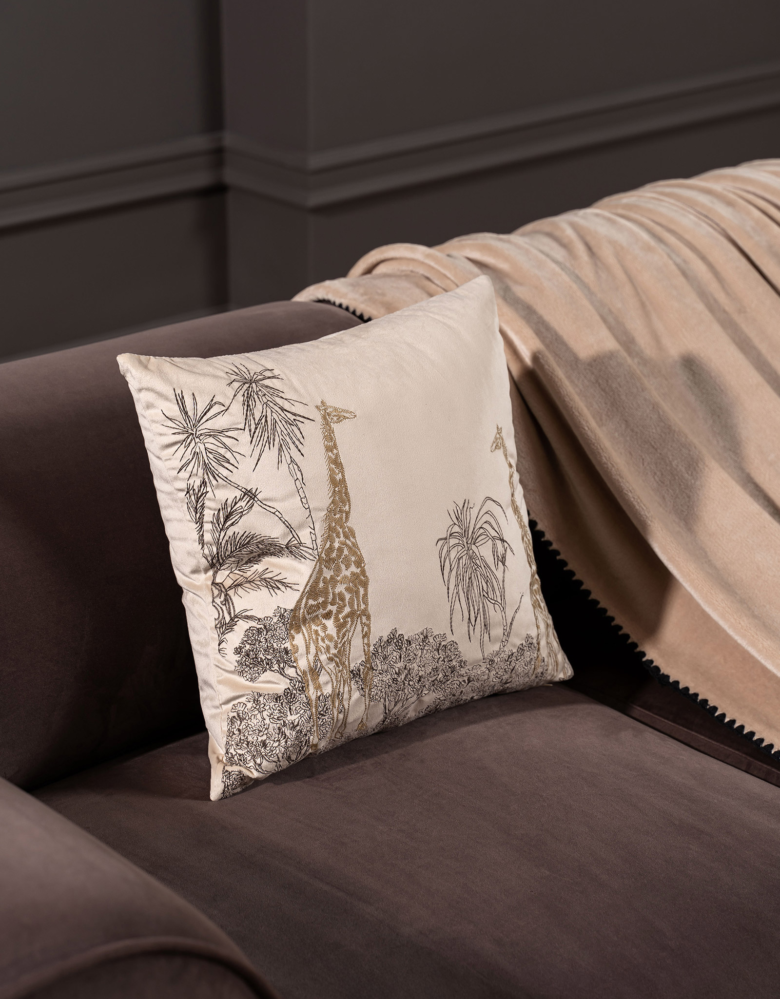 Decorative pillow, 45x45 cm, corduroy, sand, Giraffes, Tropical oasis, image-6
