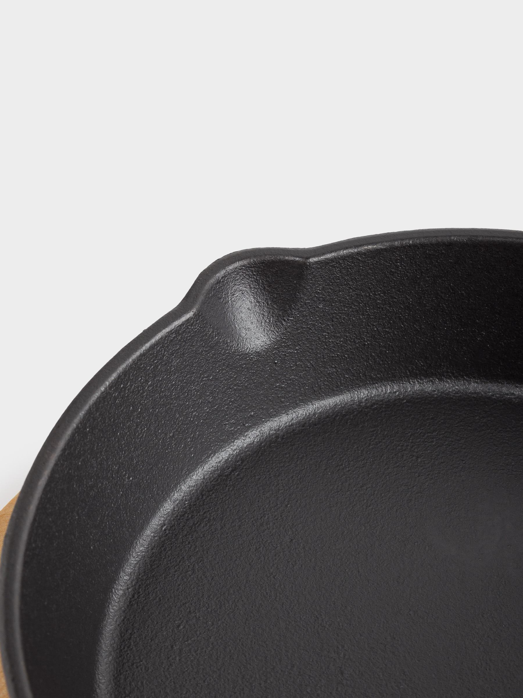 Frying Pan with base, 20 cm, cast iron/wood, round, black, Authentic, image-7