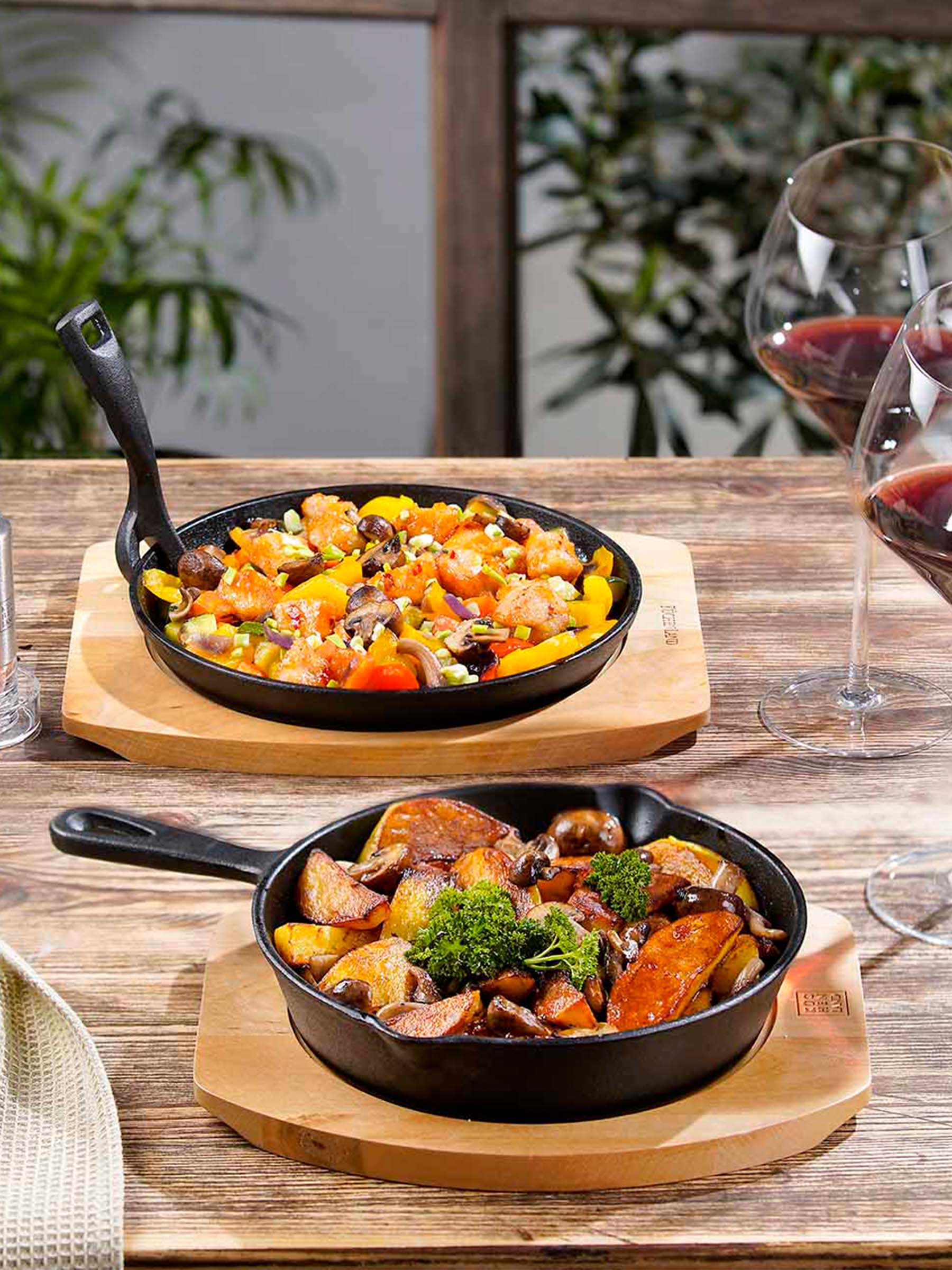 Frying Pan with base, 20 cm, cast iron/wood, round, black, Authentic, image-12