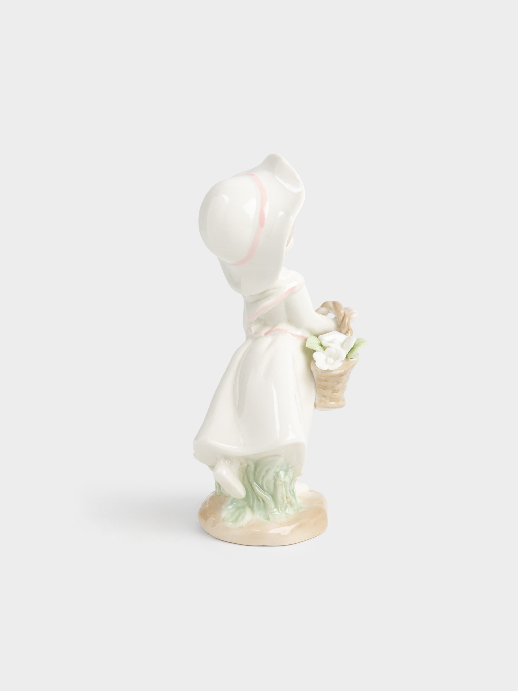 Statuette, 18 cm, porcelain P, milky, Girl with flowers, Girl figurine, image-2