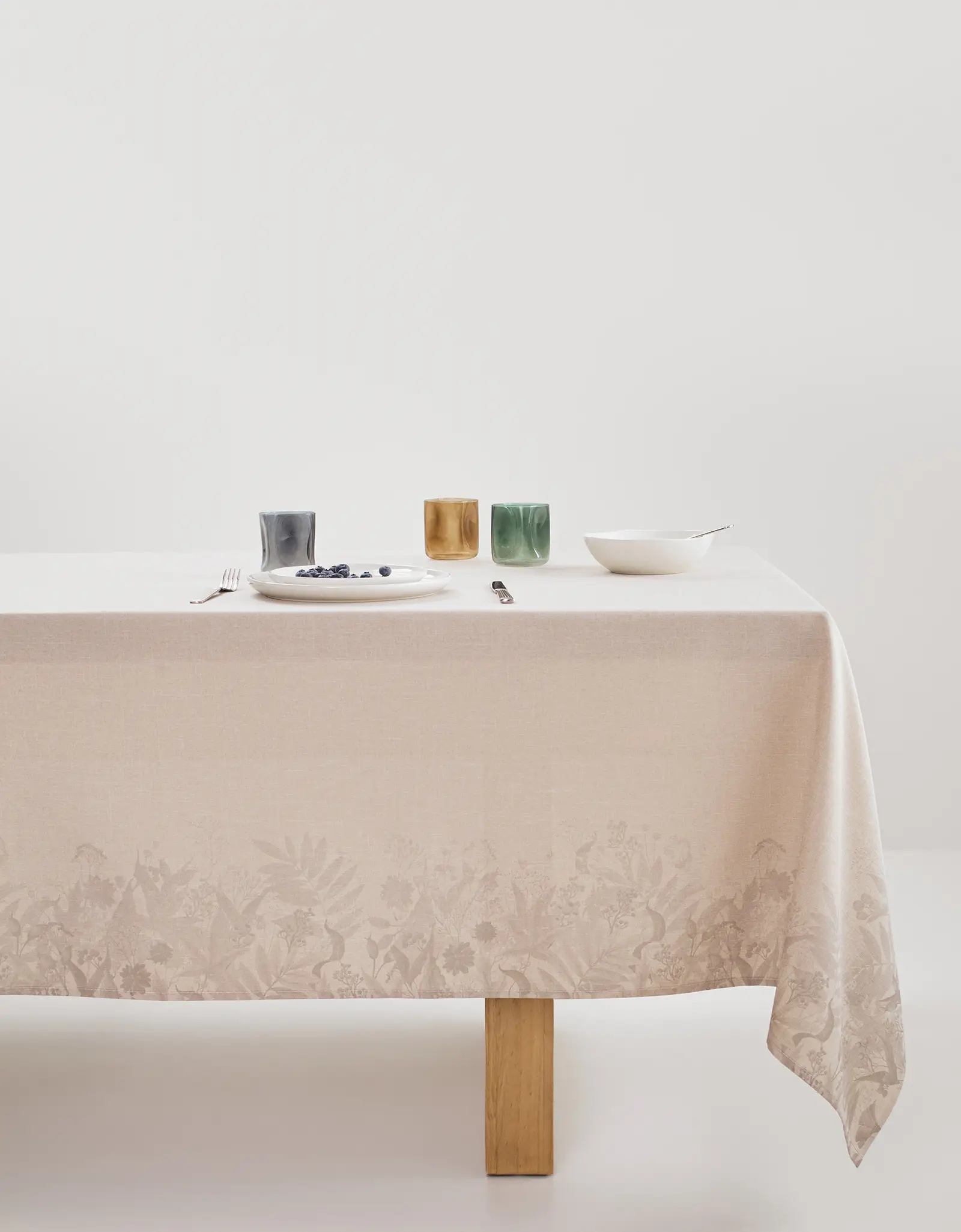 Tablecloth, 170x250 cm, polyester, beige, Flowers, Geous flowers, image-0