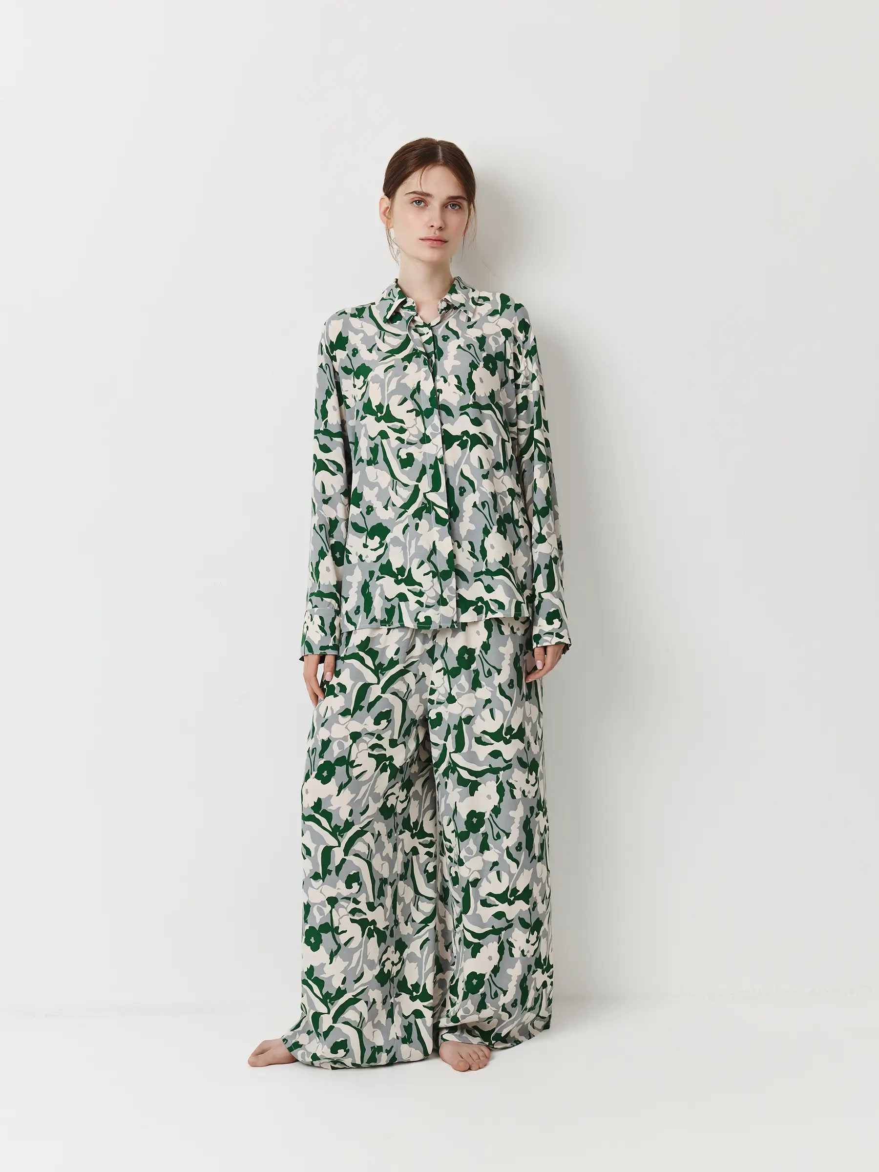 Women's trousers, size L, wide, viscose, green, Adetta