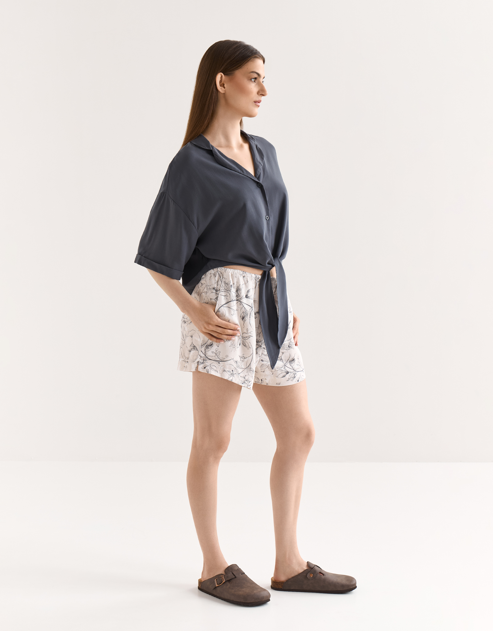 Women's shorts, homewear, size L, viscose, milky, Flowers, Janice, image-3