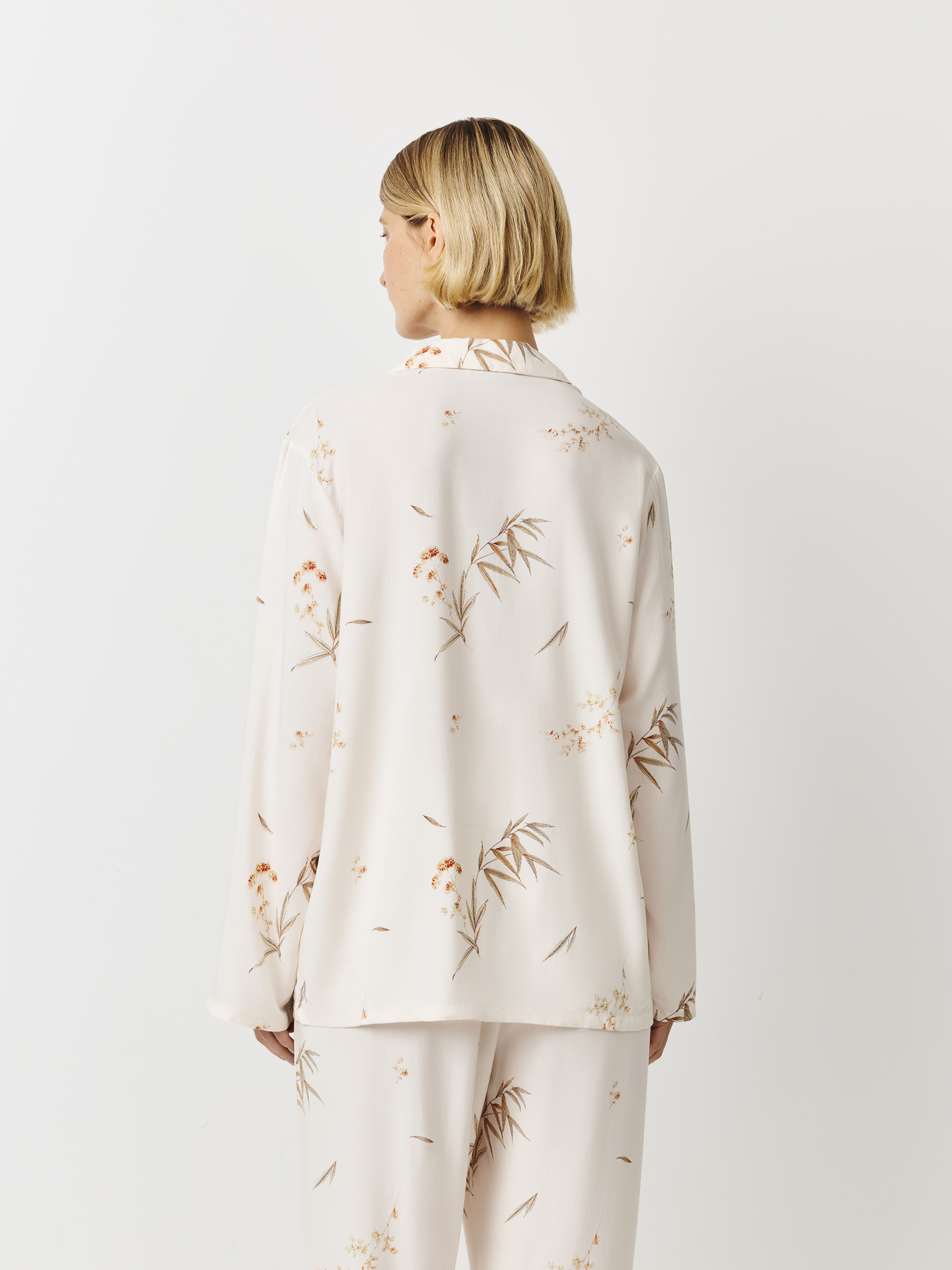 Women's shirt, homewear, size S, with long sleeve, viscose, milky, Flowers, Norla, image-4