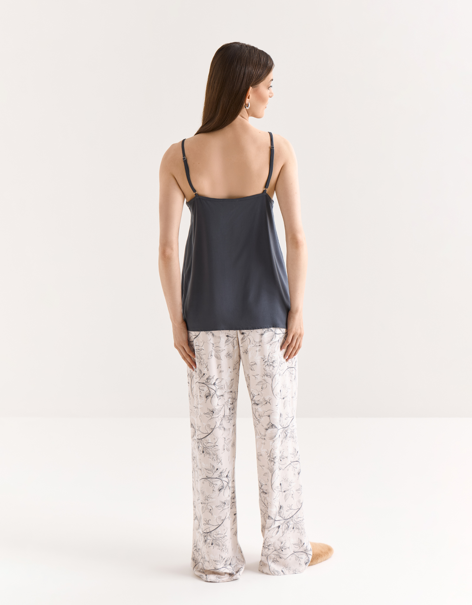 Women's trousers, homewear, size L, viscose, milky, Flowers, Janice, image-4