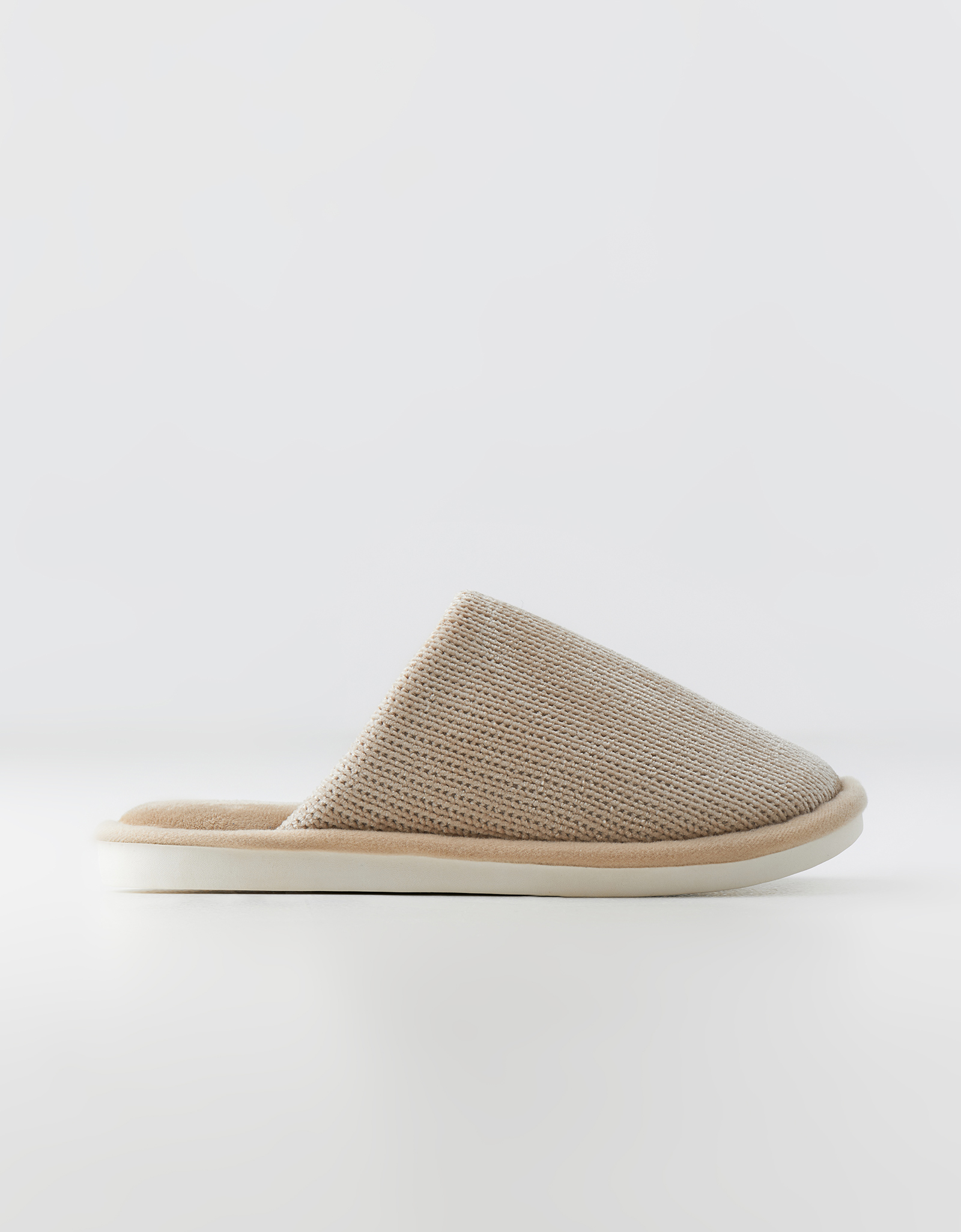 Slippers for women, home, p. 36-37, Chenille/corduroy, beige, Chenille, image-0