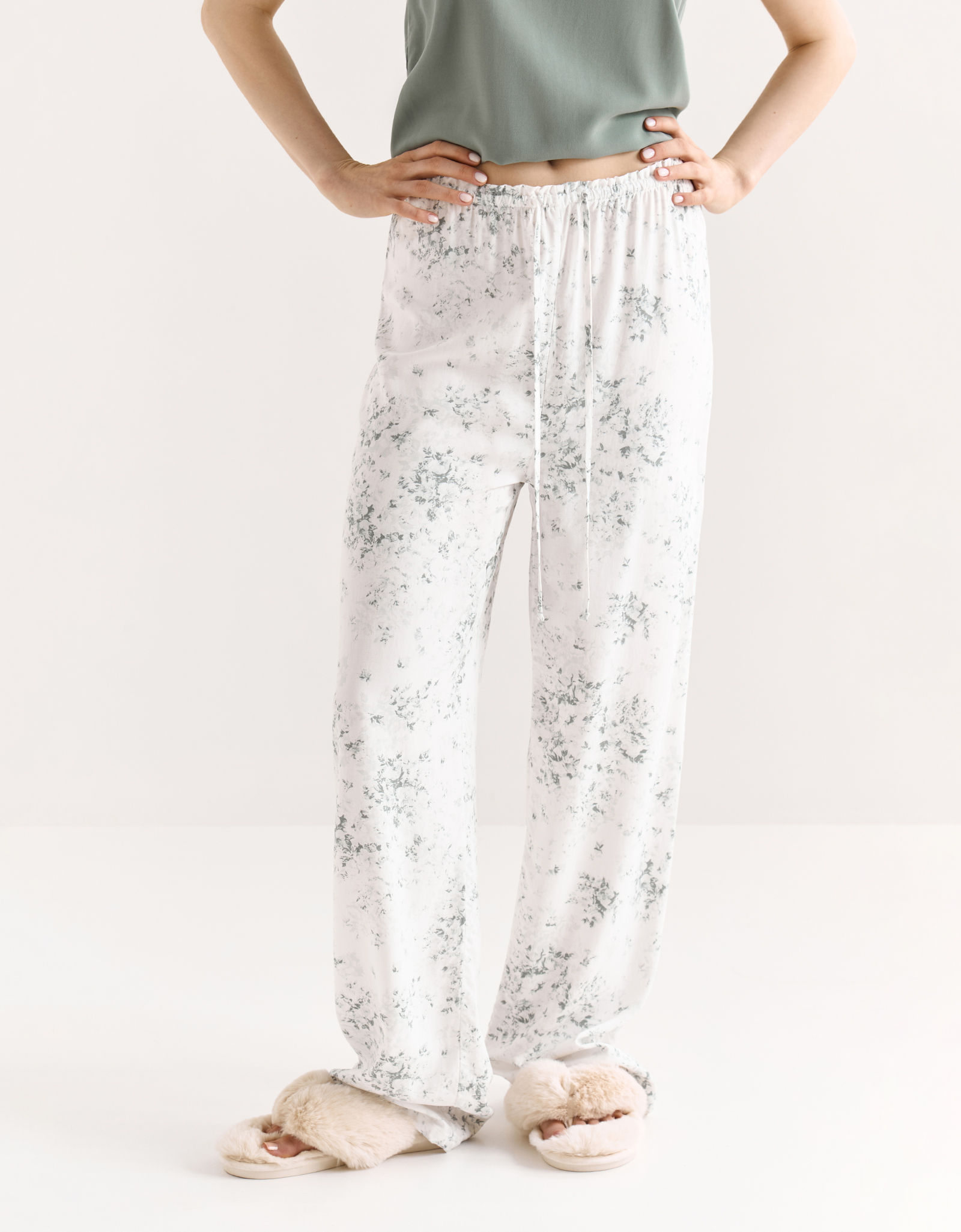 Women's trousers, homewear, size L, viscose, milky, Flowers, Arsinoa, image-3