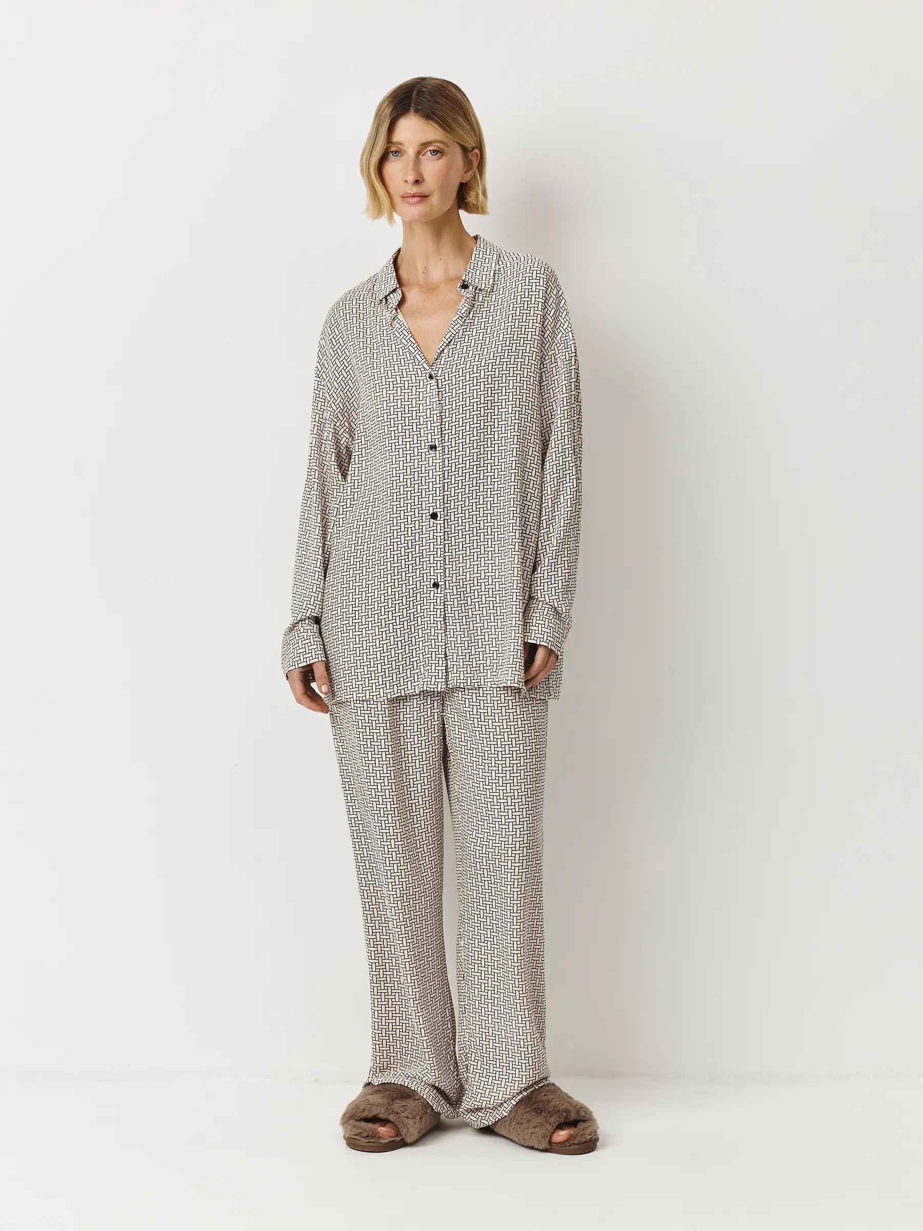Women's trousers, size L, wide, viscose, milky black, Lines, Eniola