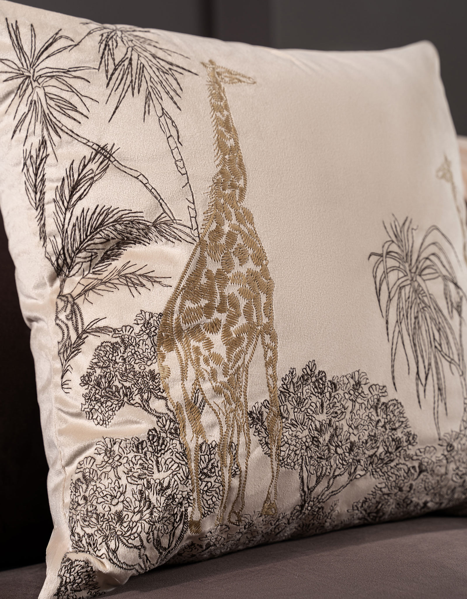 Decorative pillow, 45x45 cm, corduroy, sand, Giraffes, Tropical oasis, image-3
