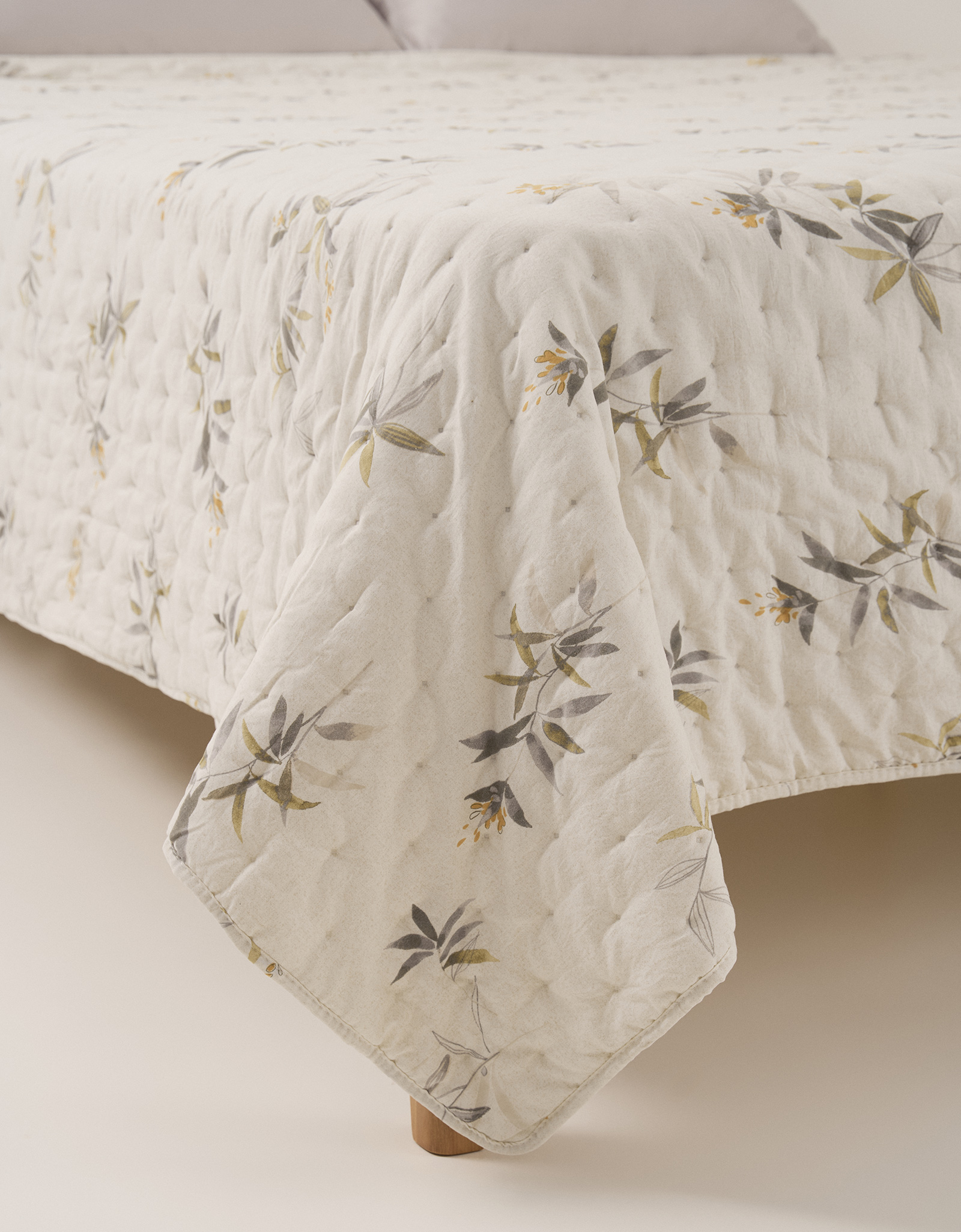 Bedspread, 220x240 cm, quilted, double-sided, microfiber, sand-green, Flowers, Stich, image-1