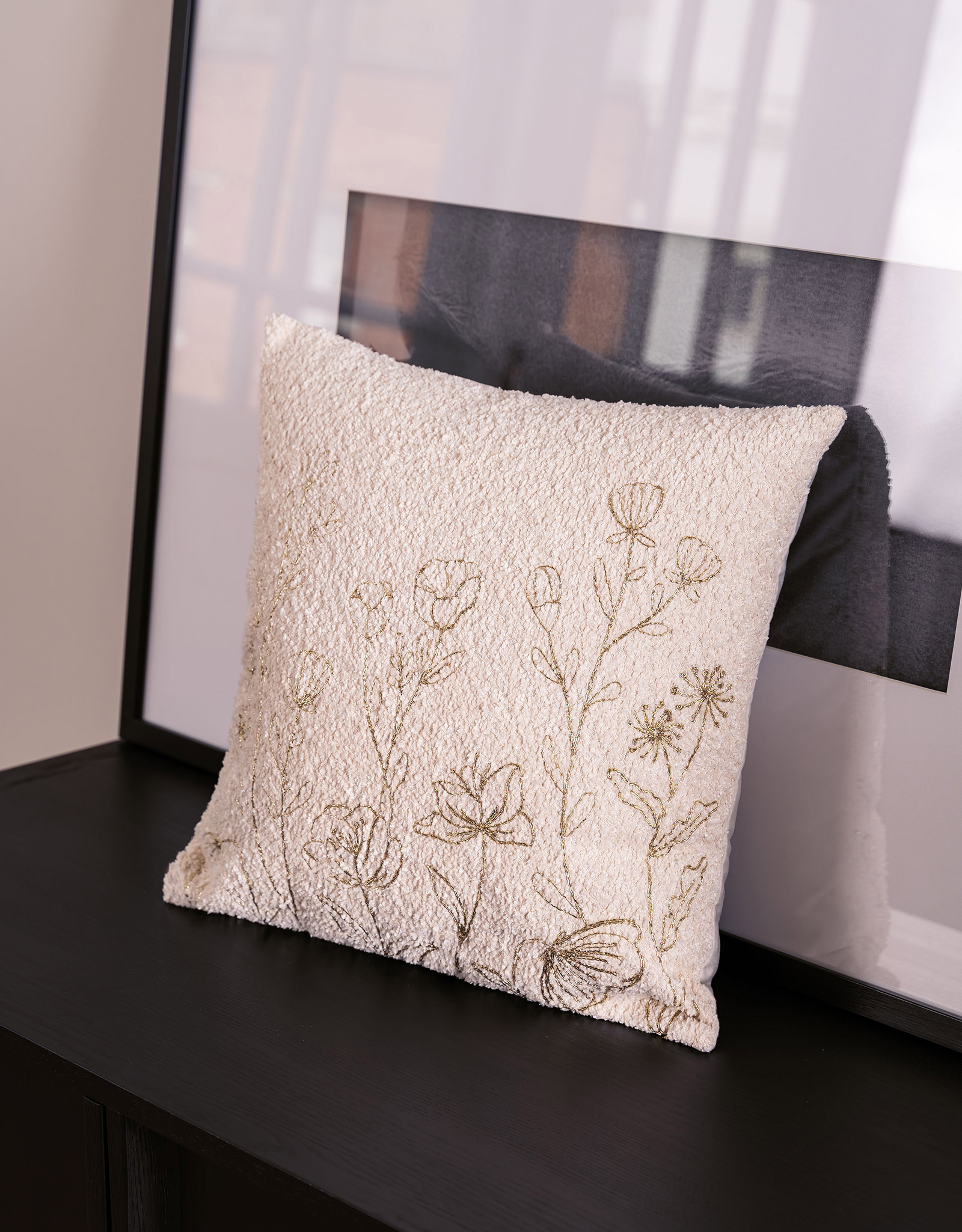 Decorative pillow, 45x45 cm, boucle/velvet, milky, wildflowers, Boucle