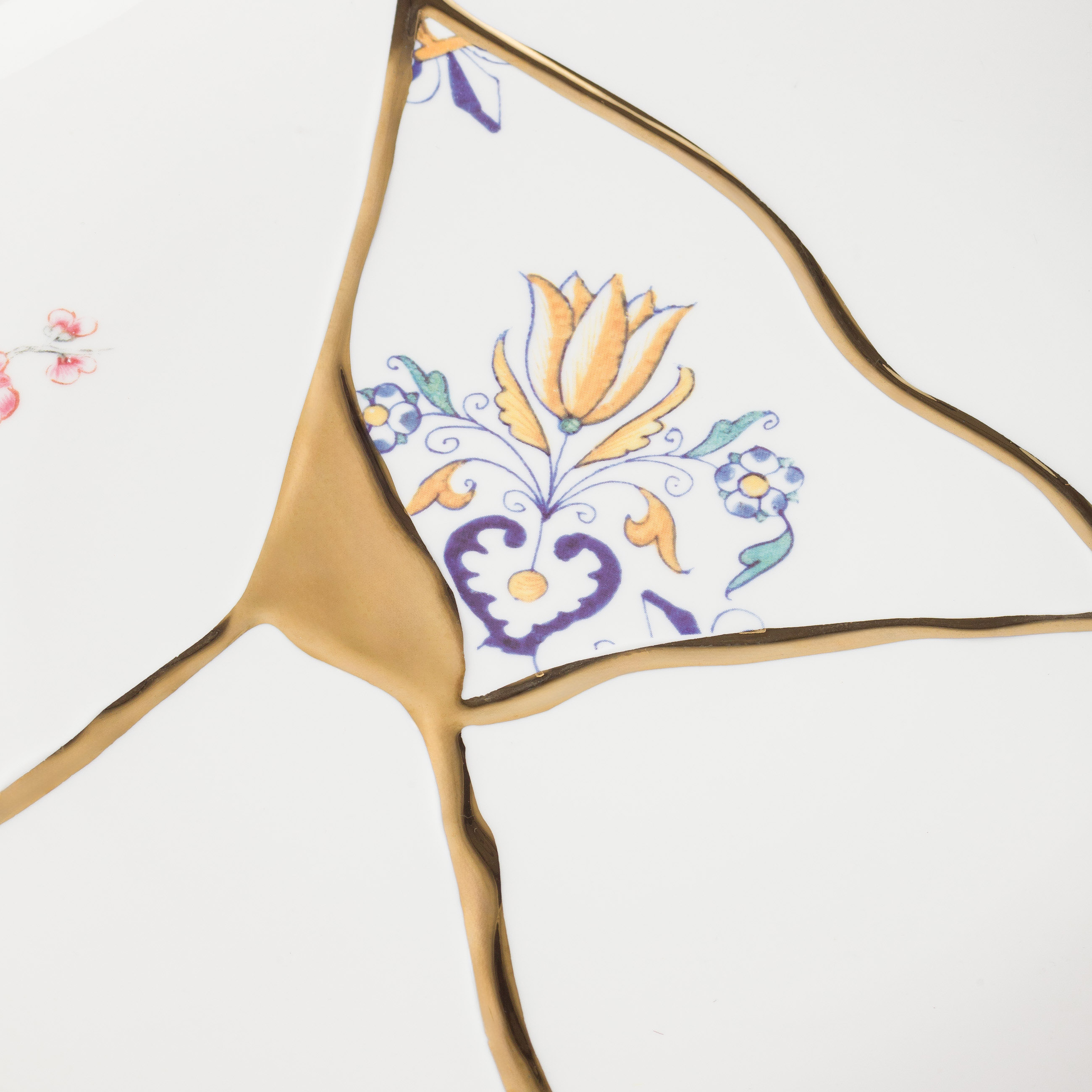 Dinner plate, 27 cm, porcelain N, white and gold, Kintsugi, Kintsugi