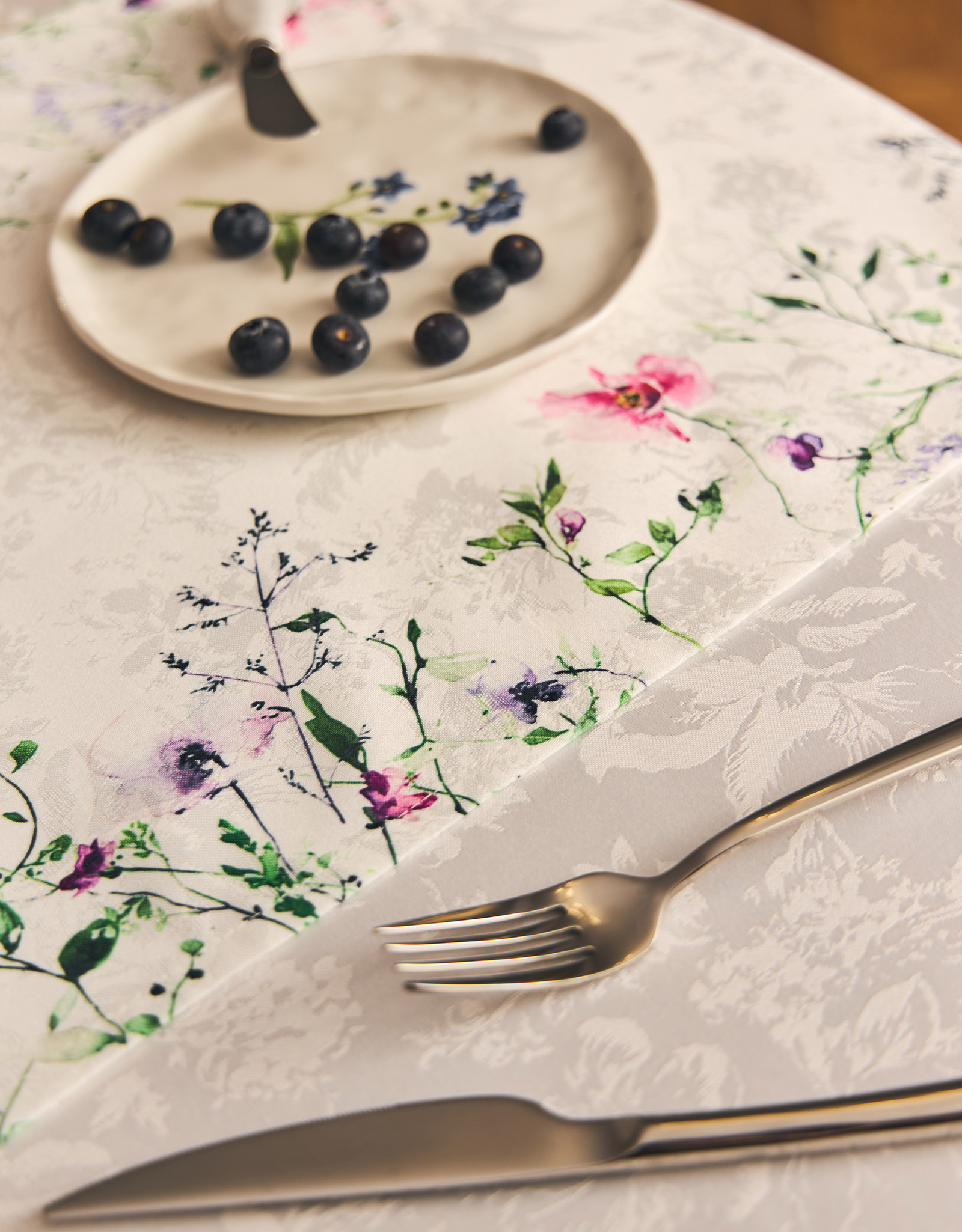 Table runner, 40x160 cm, jacquard, polyester, white, Spring flowers, Petal serenity