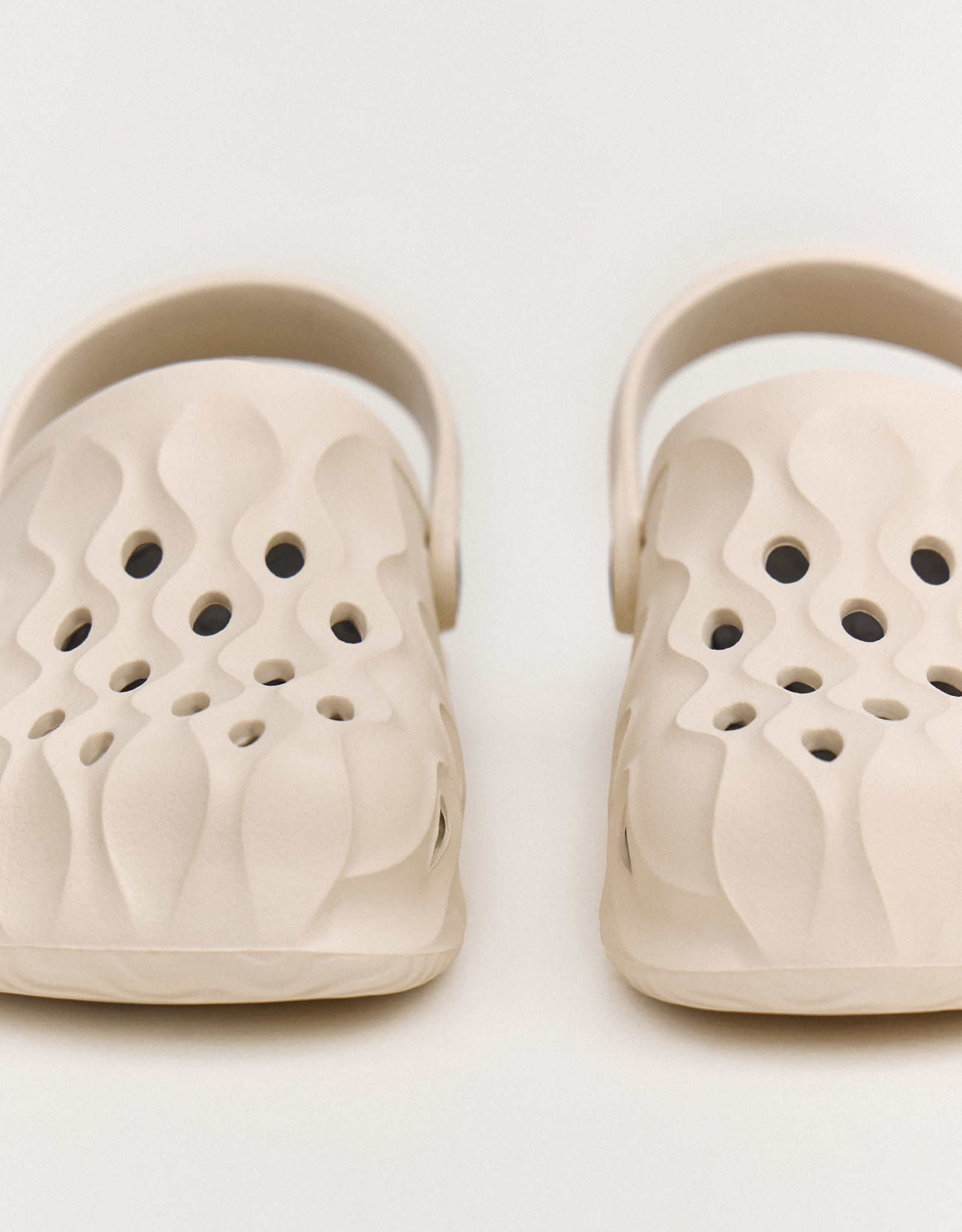 Clogs, size 42-43, EVA, beige and black, Sabot, image-2