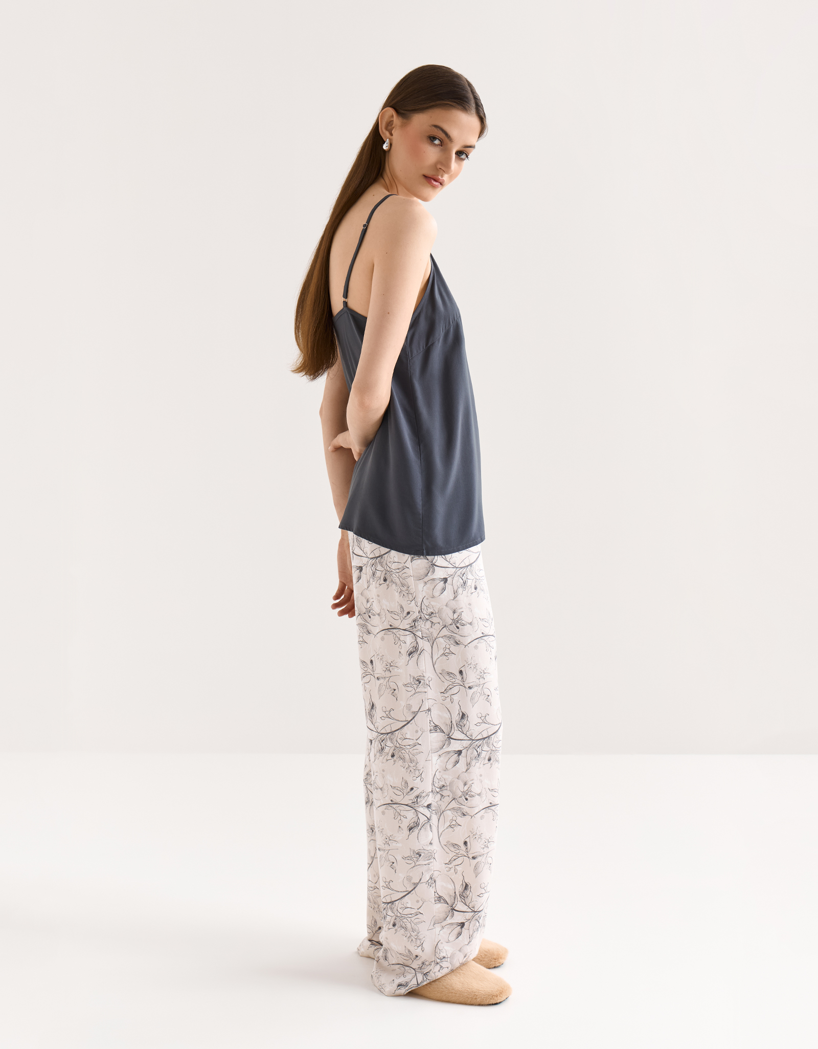 Women's trousers, homewear, size L, viscose, milky, Flowers, Janice, image-3