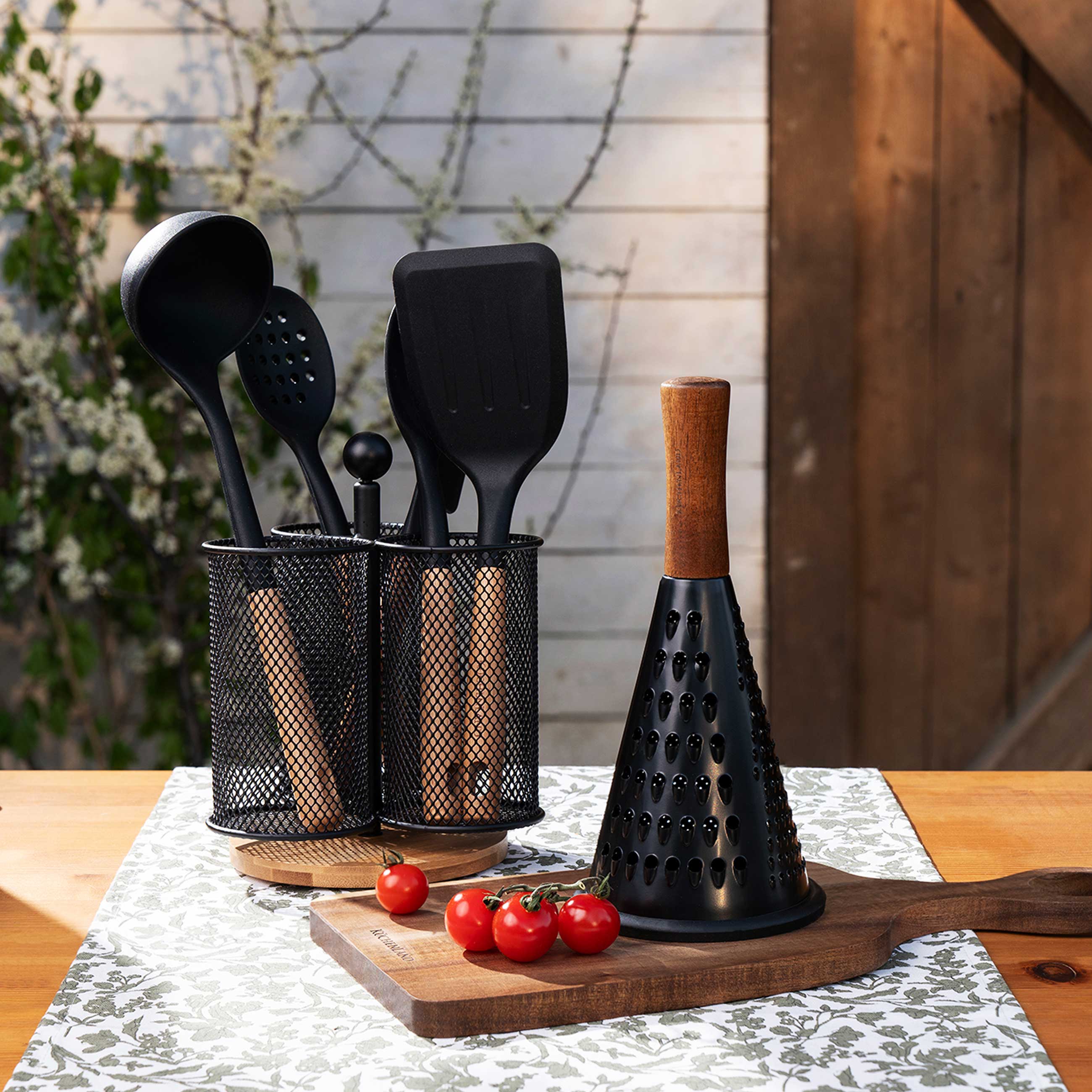 Grater, 25 cm, steel / wood, round, Black, Black style