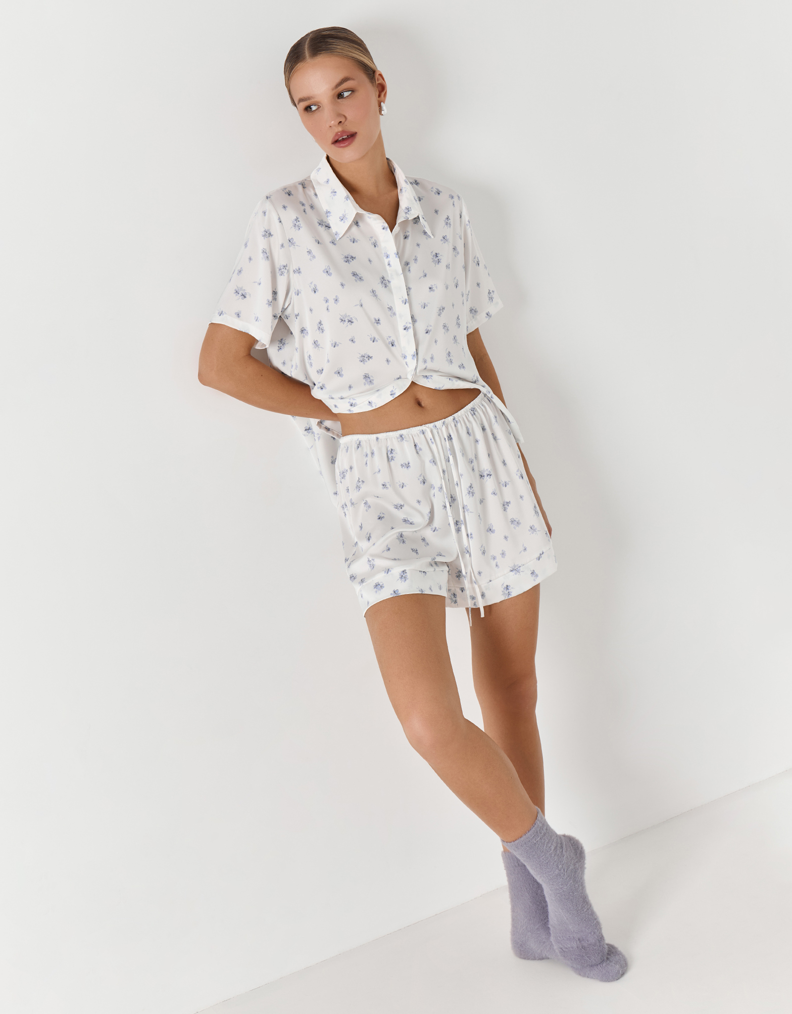 Women's shorts, homewear, size S, polyester, blue and white, Flowers, Tesia, image-6