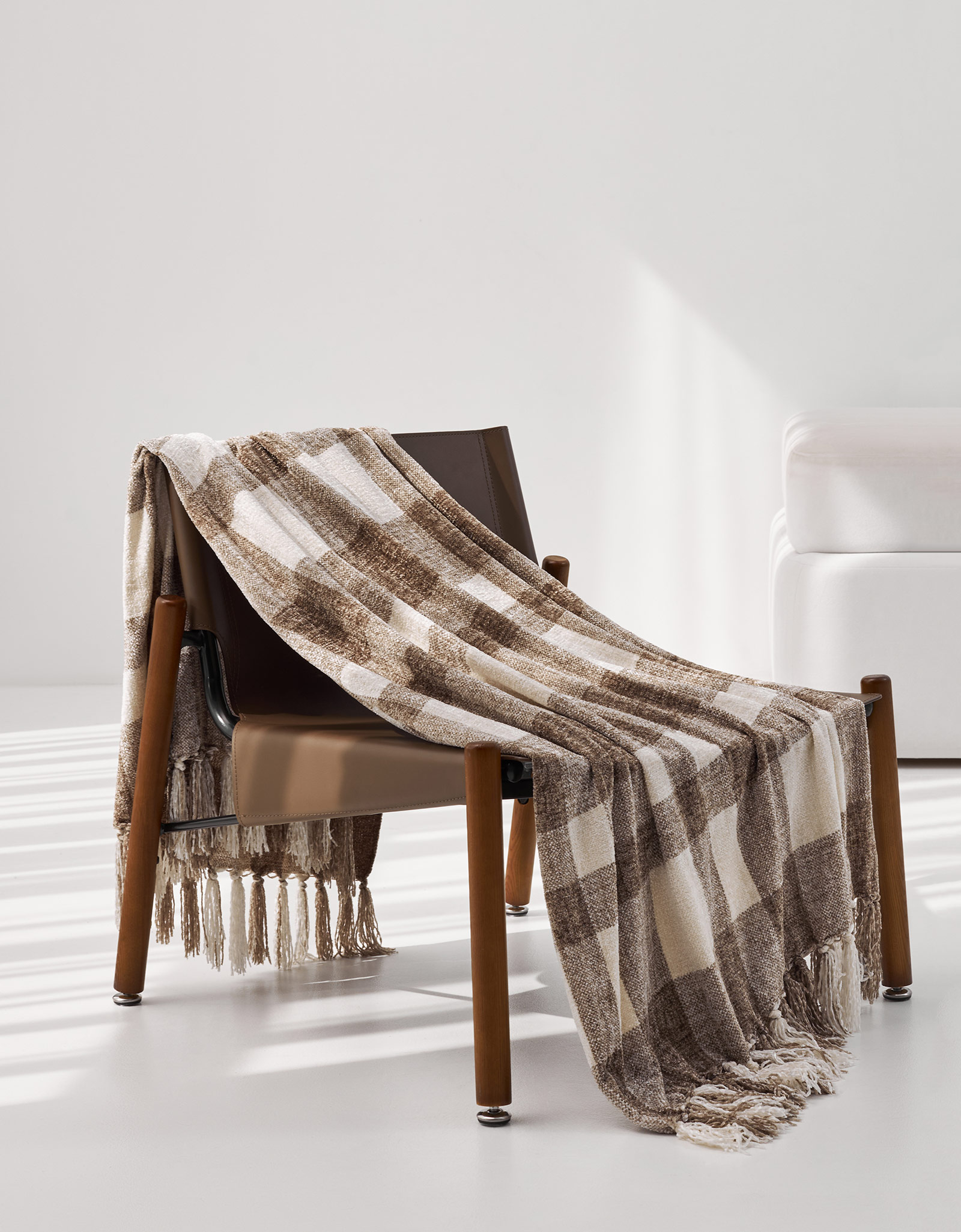 Plaid, 130x170 cm, fringed, chenille, milky brown, Checkered, Hazel, image-1