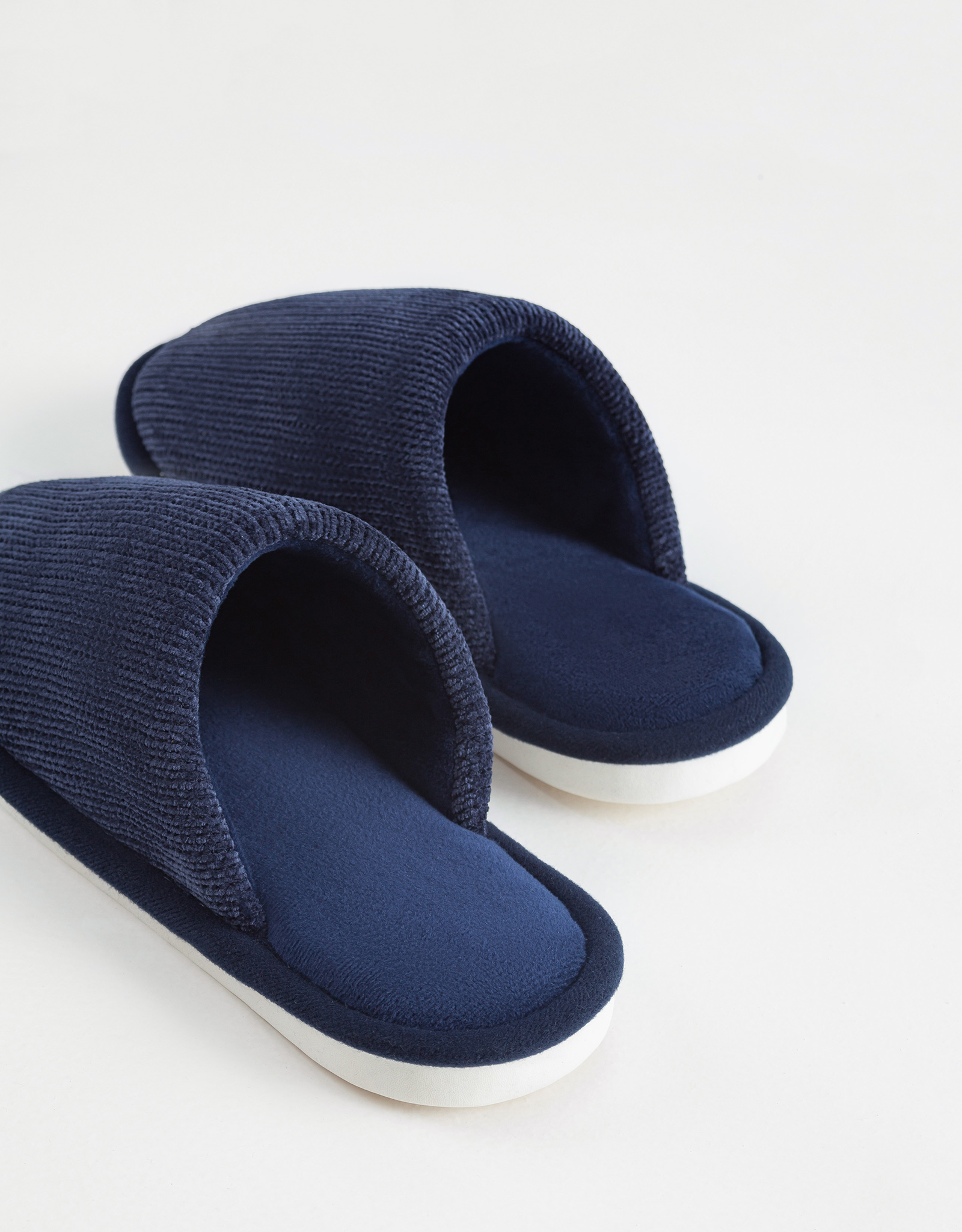 Men's home slippers, p. 42-43, chenille / corduroy, dark blue, Chenille, image-2