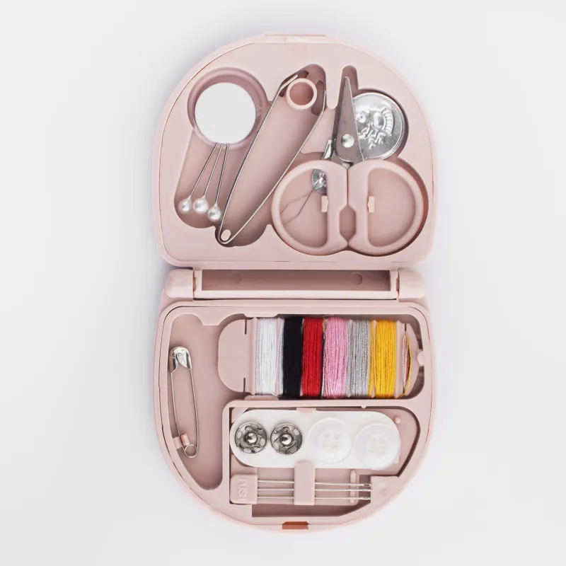 Sewing and needlework set, 7x6 cm, 20 items, in a case, plastic / metal, powder,Thread