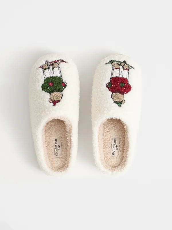 Children's slippers, homewear,size 33, artificial fur, milky, Bears, Needed, image-1
