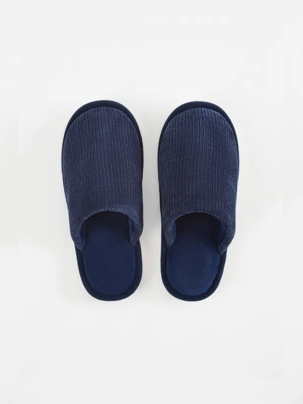 Men's home slippers, p. 42-43, chenille / corduroy, dark blue, Chenille, image-1