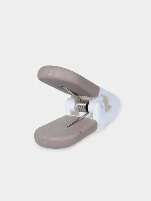 Clothespin for notes, 6 cm, with magnet, plastic, Brown, Soft Kitchen, image-1