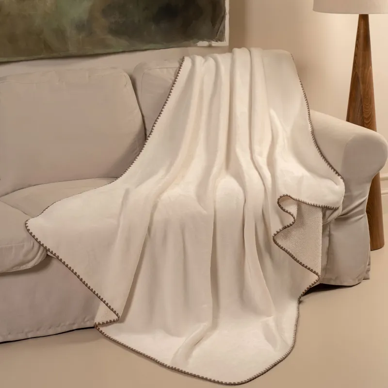 Plaid, 130x170 cm, double-sided, boucle/flannel, milky, Curly