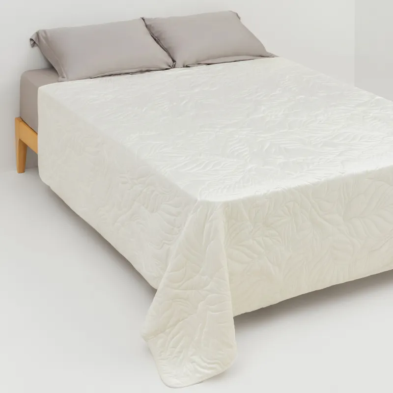 Bedspread, 220x240 cm, quilted, velvet/microfiber, milky, Leaves, Stitch velvet