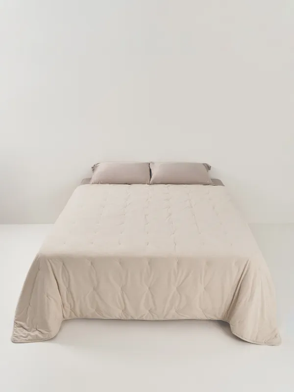 Bedspread, 220x240 cm, quilted, velvet/microfiber, milky, Stitch velvet, image-1