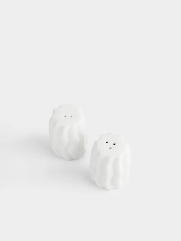 Salt and pepper set, 8 cm, Ceramic, Milky, Wavy edge, Crumple, image-1