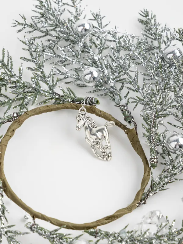 Decorative wreath, 10/26 cm, plastic, Silver spruce with horses, Conifer silver, image-4