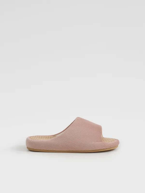 Slippers for women, home, p. 37-38, polyester/spandex, peach, Isla, image-0