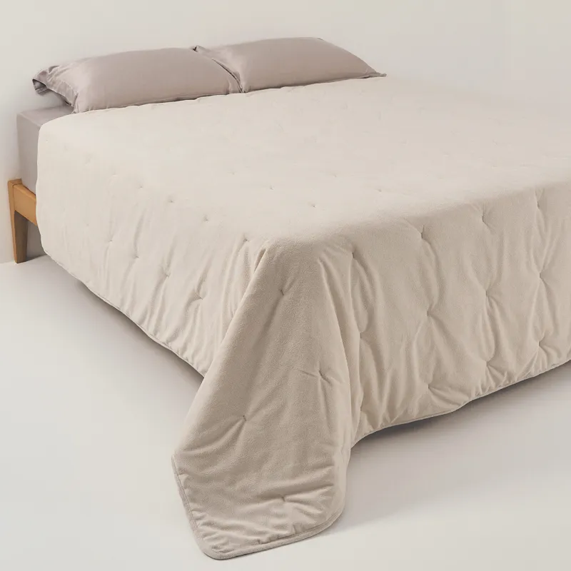 Bedspread, 220x240 cm, quilted, velvet/microfiber, milky, Stitch velvet