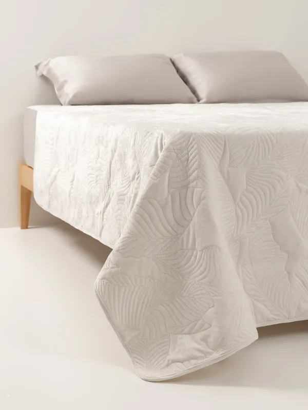 Bedspread, 220x240 cm, quilted, velvet/microfiber, milky, Leaves, Stitch velvet, image-0