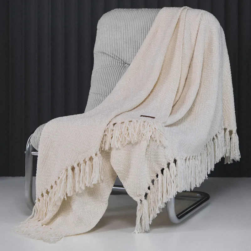 Blanket, 130x170 cm, with fringe, Chenille, milky, Chenill