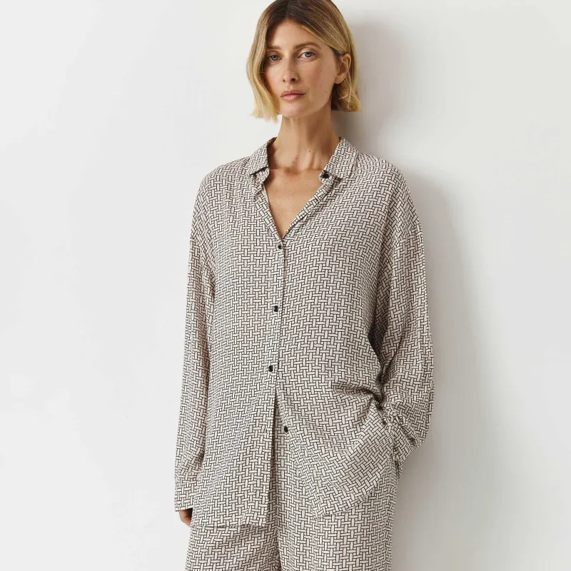 Women's shirt, size L, with long sleeves, viscose, milky black, Lines, Eniola