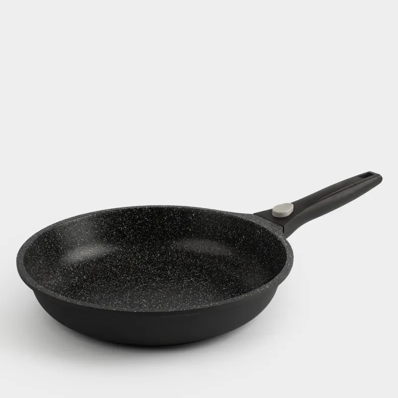 Frying pan, 28 cm, removable handle, coated, aluminum, Solution 2