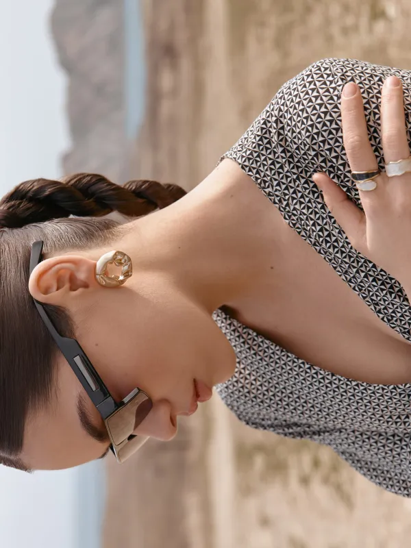 Ring, size S-M, single size, metal / acrylic, black and beige, Jewelry, image-3