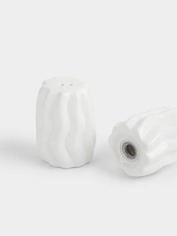 Salt and pepper set, 8 cm, Ceramic, Milky, Wavy edge, Crumple, image-2
