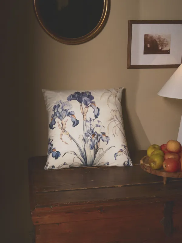 Decorative pillow, 45x45 cm, velvet, milky, Irises, Iris garden, image-1