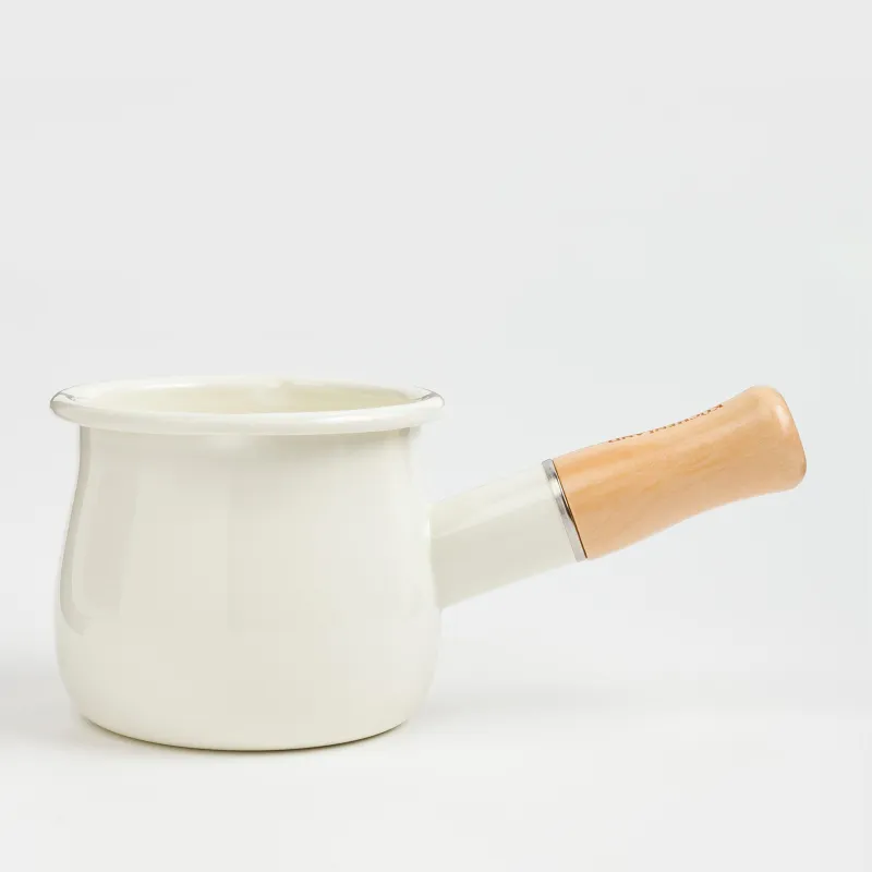 Turka, 550 ml, enameled metal/wood, milk, Nostalgia