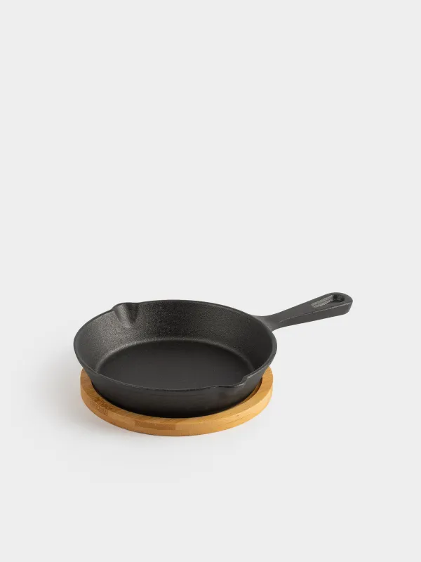 Frying pan, 14 cm, on a stand, cast iron / bamboo, round, black, Authentic , image-0