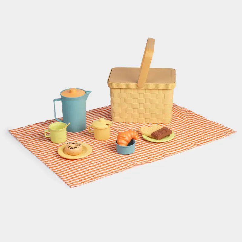 Game set, 14 items, Vegetable fiber / plastic, Picnic basket, Game