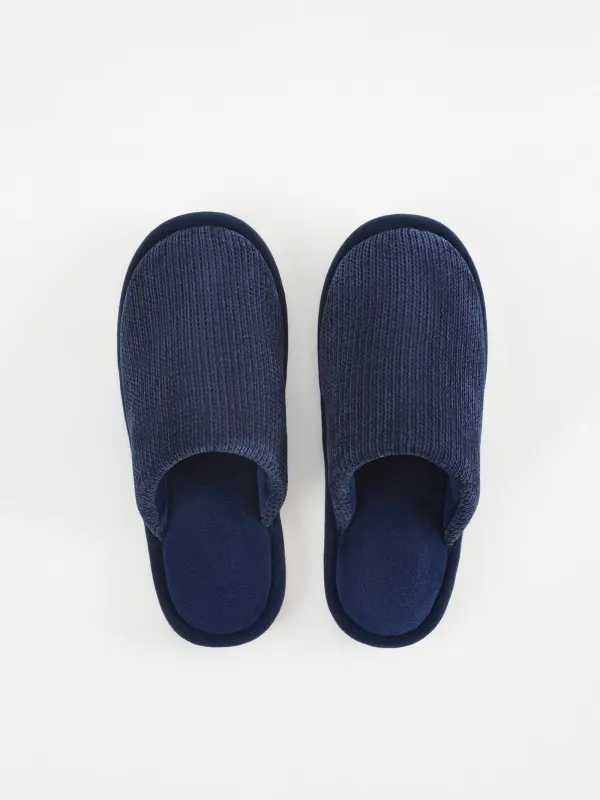 Men's home slippers, p. 42-43, chenille / corduroy, dark blue, Chenille, image-1