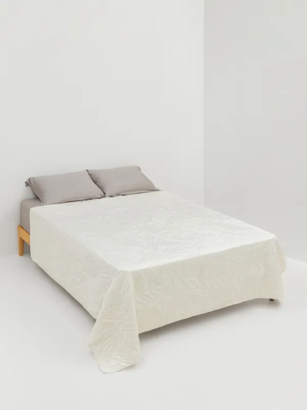 Bedspread, 220x240 cm, quilted, velvet/microfiber, milky, Leaves, Stitch velvet, image-1