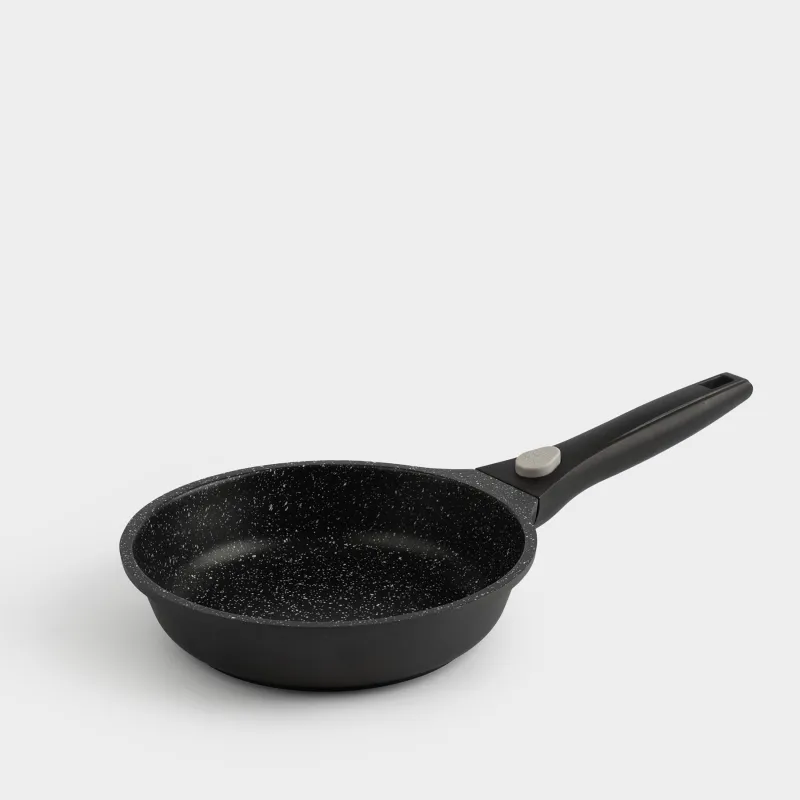 Frying pan, 20 cm, removable handle, coated, aluminum, Solution 2